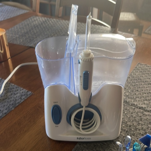 H2ofloss® Dental Water Flosser Teeth Cleaning 11 Tip Professional Oral Irrigator - Picture 3 of 5